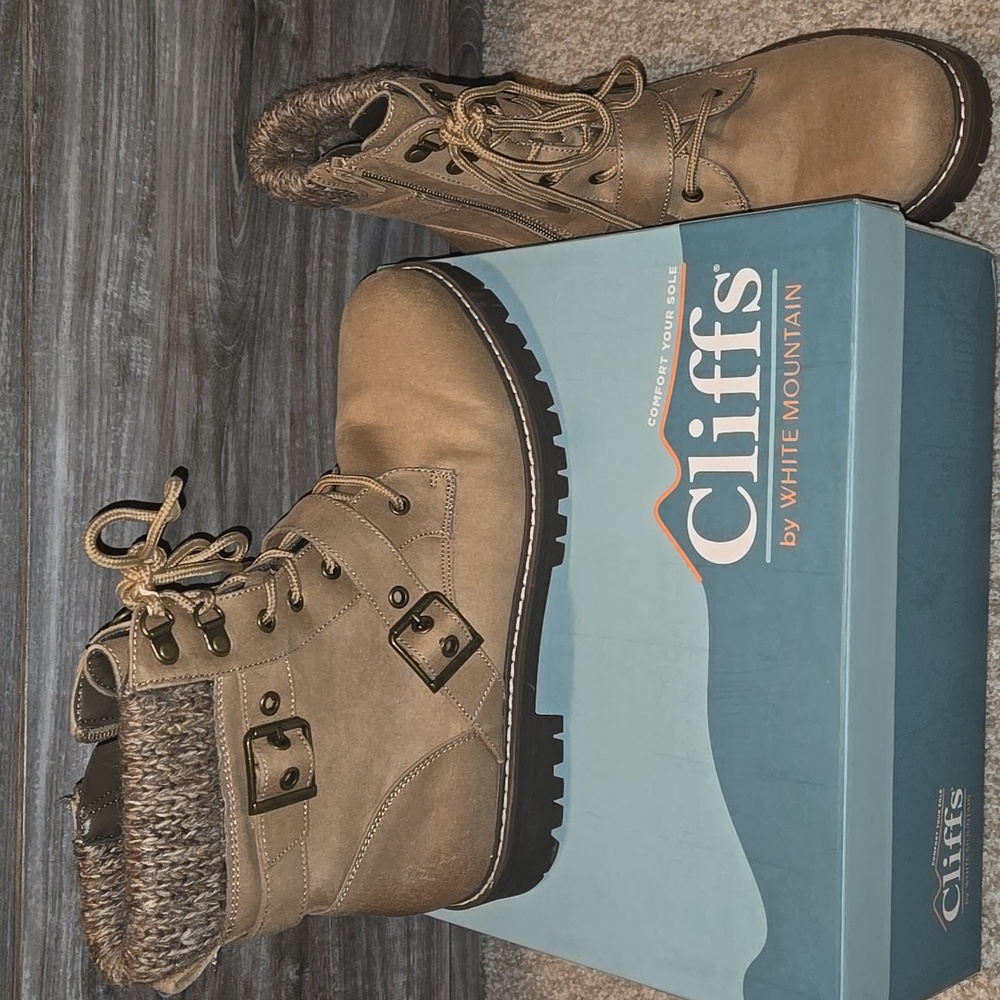 Boots - Picture 3 of 3